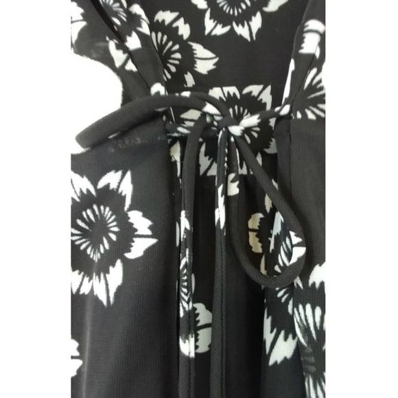 New Directions Womens  flowers dress Black Sz L - Picture 3 of 6